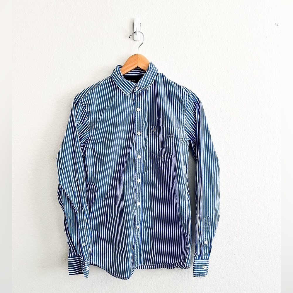 American Eagle Blue and White Stripped Button Down